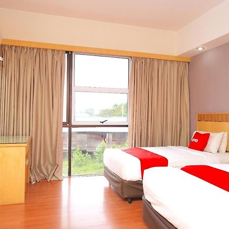 Oyo 89866 Houz Inn Bintulu Extérieur photo