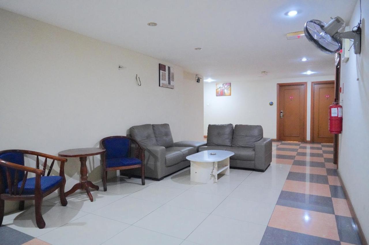 Oyo 89866 Houz Inn Bintulu Extérieur photo