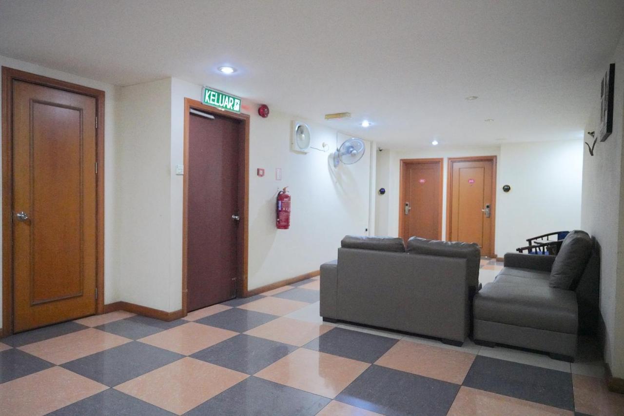 Oyo 89866 Houz Inn Bintulu Extérieur photo