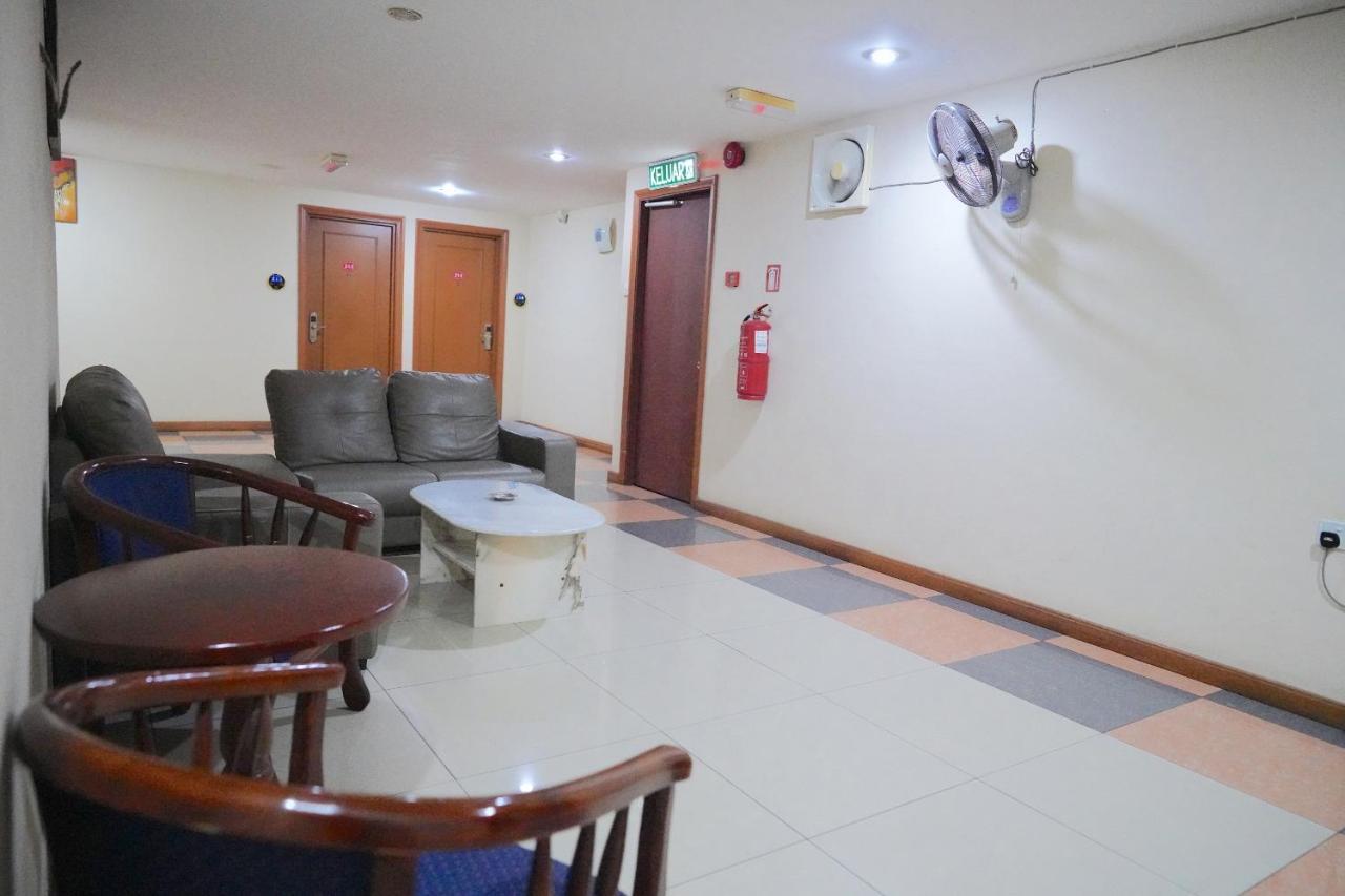 Oyo 89866 Houz Inn Bintulu Extérieur photo
